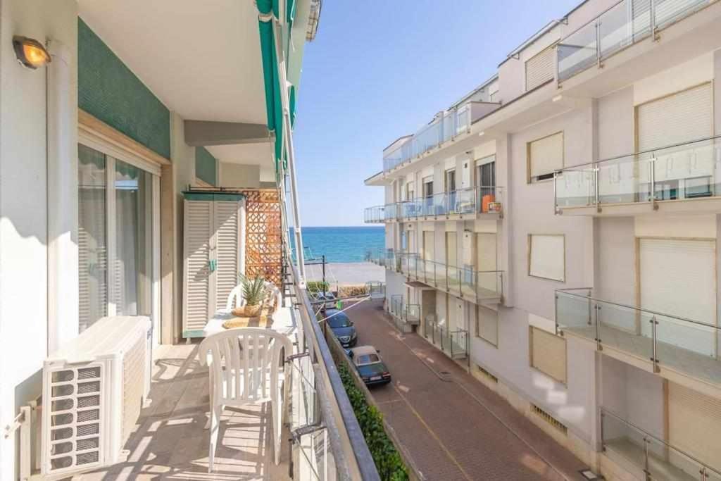 Apartment Turcheserivamare 30 Metri Dal Mare Imperia